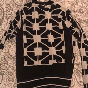 H&M Sweaters - Black and white long sleeves sweater H&M Sweaters - Black and white long sleeves sweater
